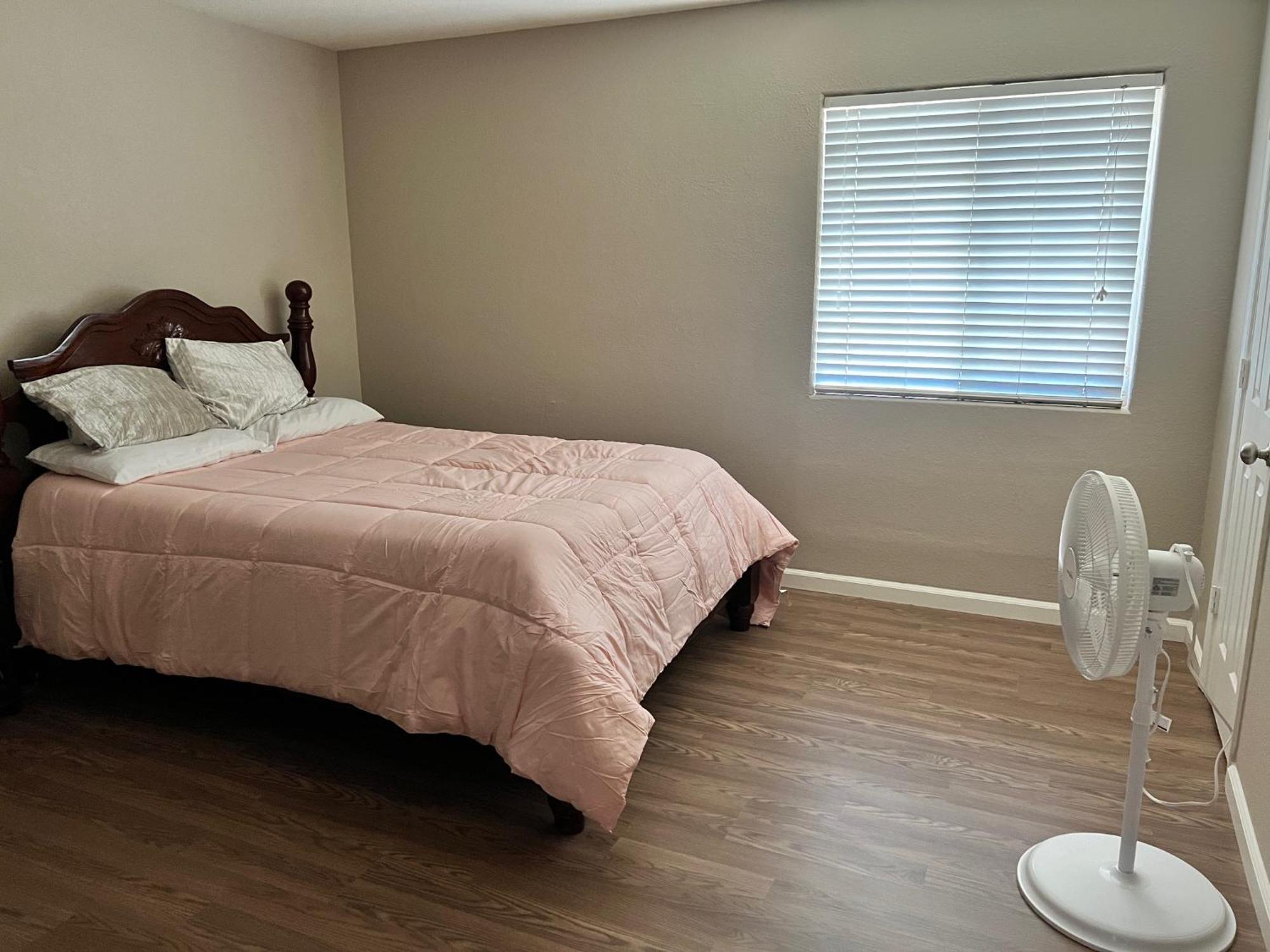 Serene 2Bed 1Bath Condo With Parking Fresno Exterior foto